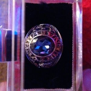 High school ring. Men's size 12